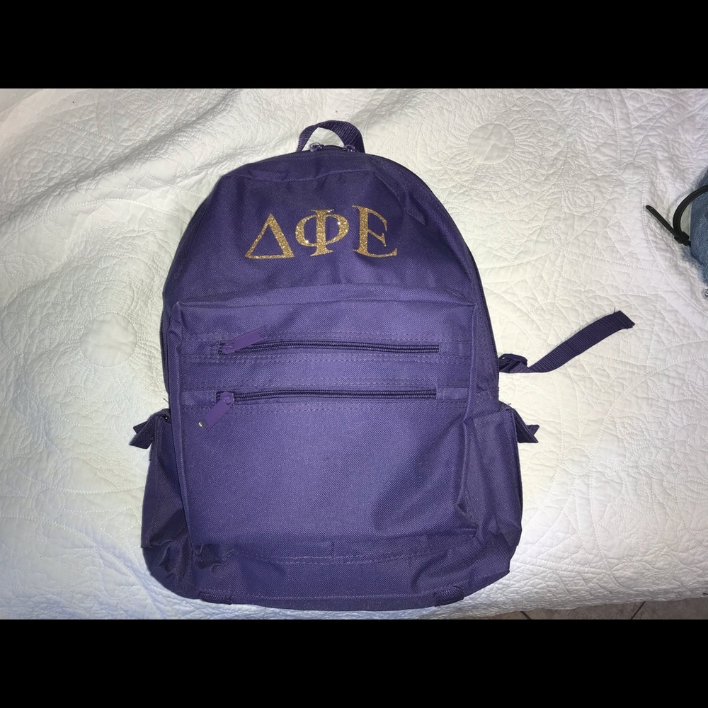 Delta Phi Epsilon Bundle